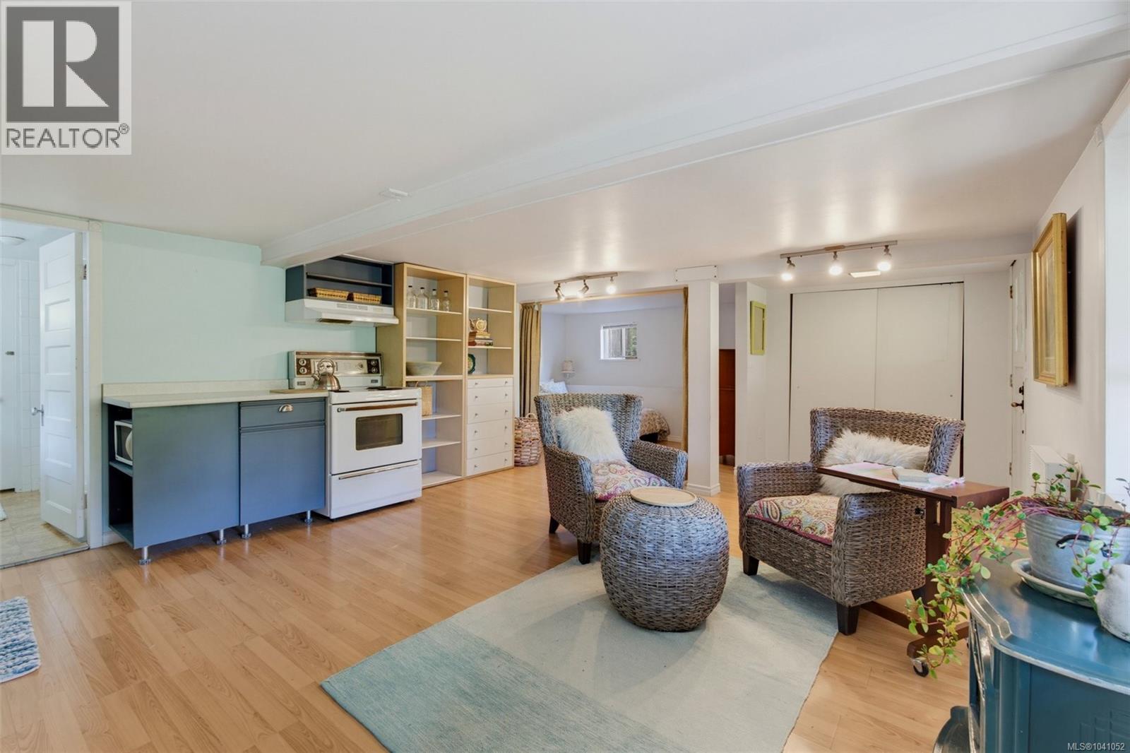 1415 Gladstone Ave, Victoria, British Columbia  V8R 1S2 - Photo 34 - 1041052