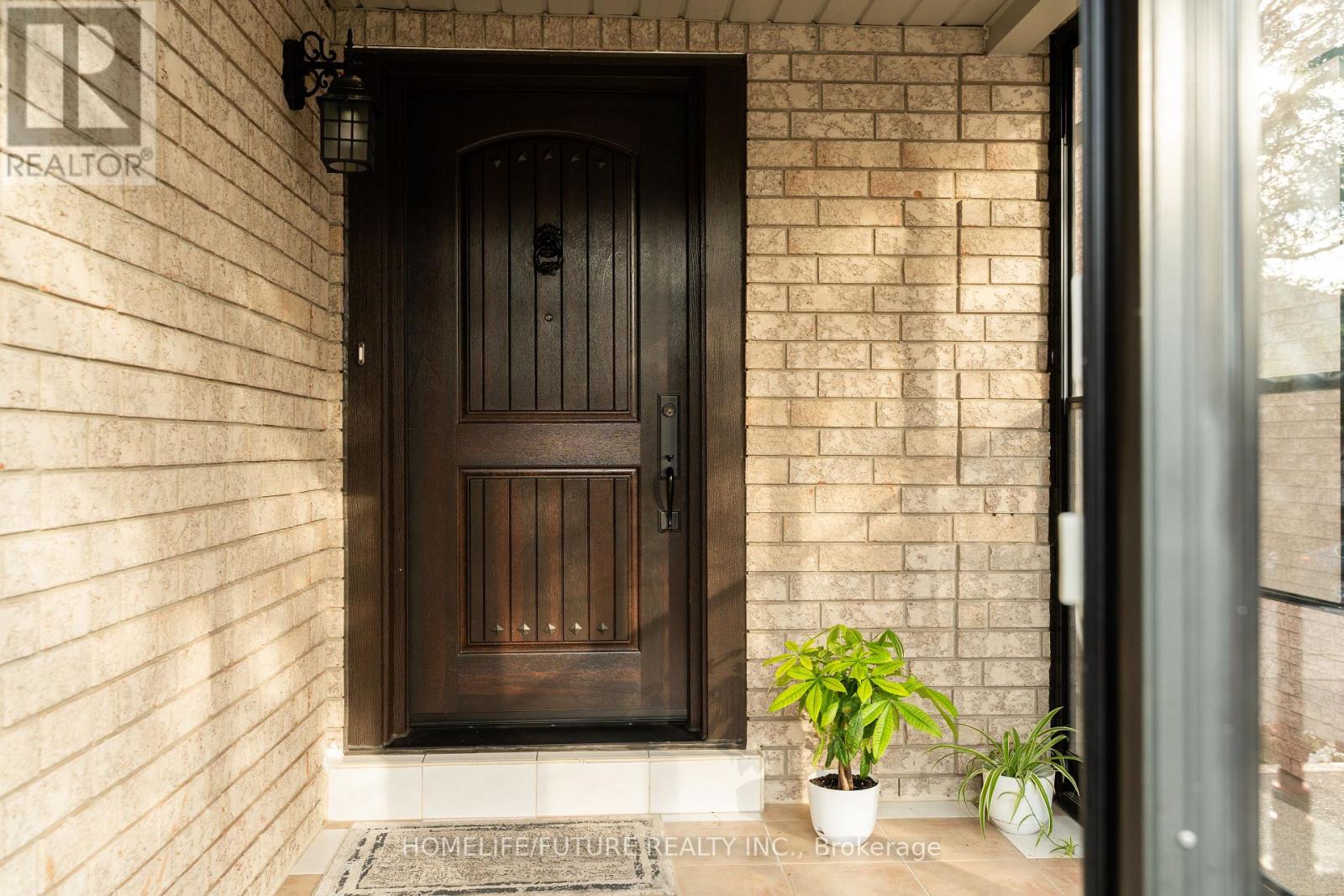 620 Madame Street, Mississauga, Ontario  L5W 1G6 - Photo 2 - W13552640