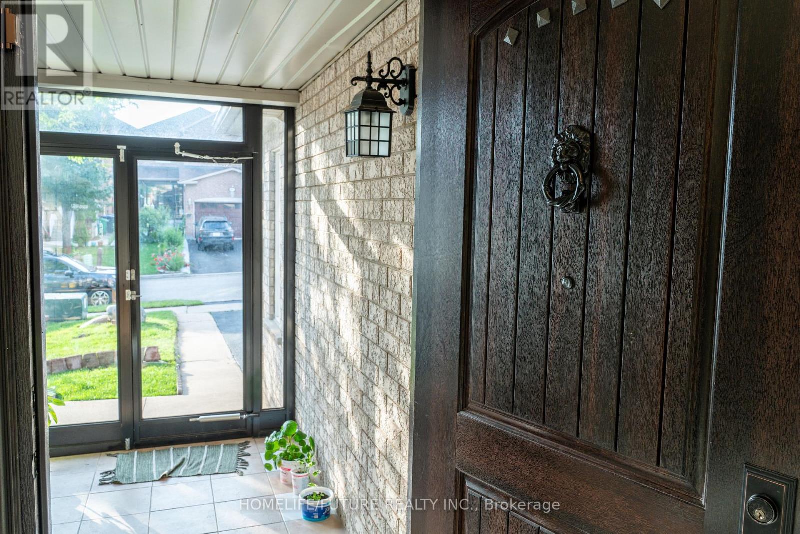 620 Madame Street, Mississauga, Ontario  L5W 1G6 - Photo 4 - W13552640