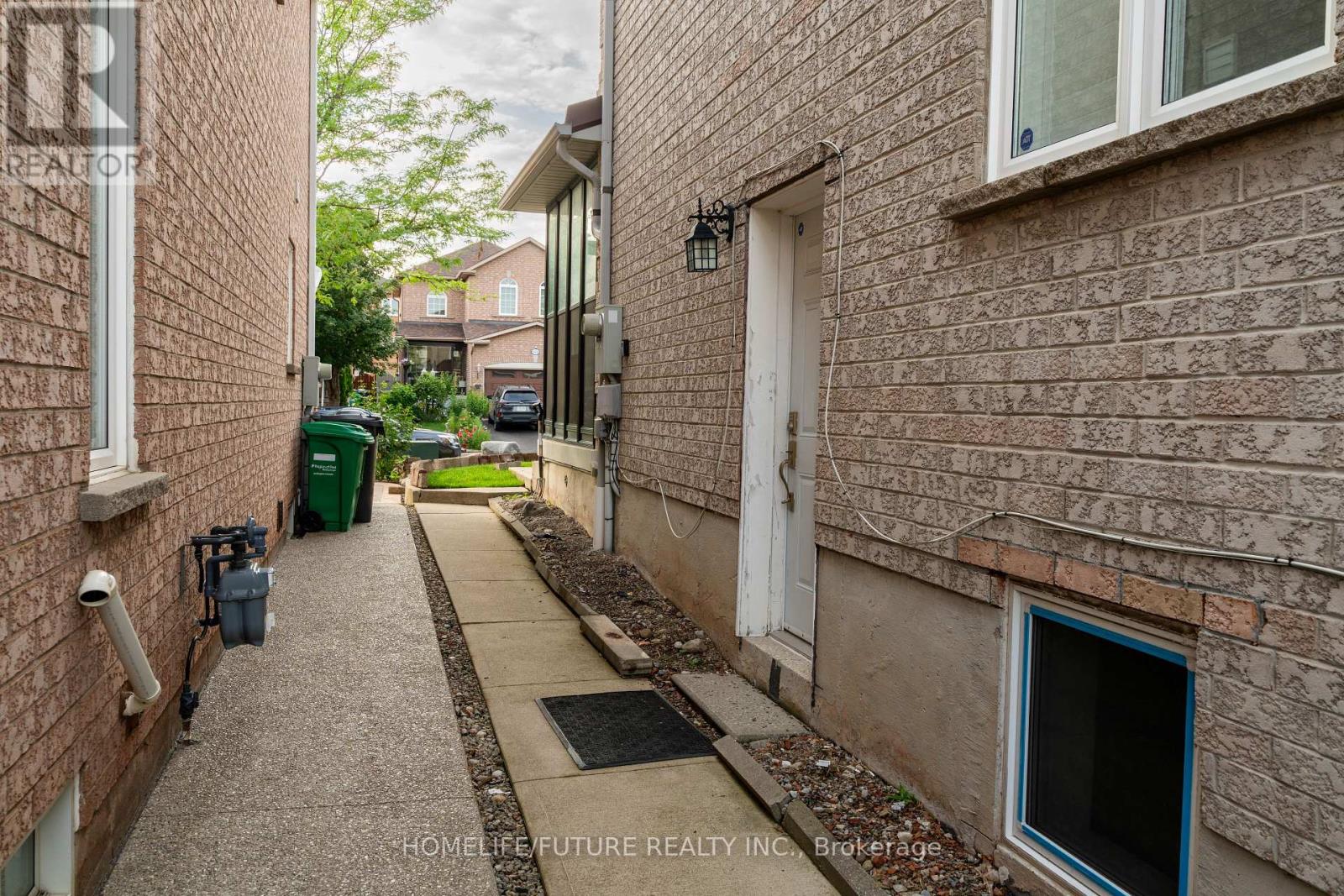 620 Madame Street, Mississauga, Ontario  L5W 1G6 - Photo 7 - W13552640