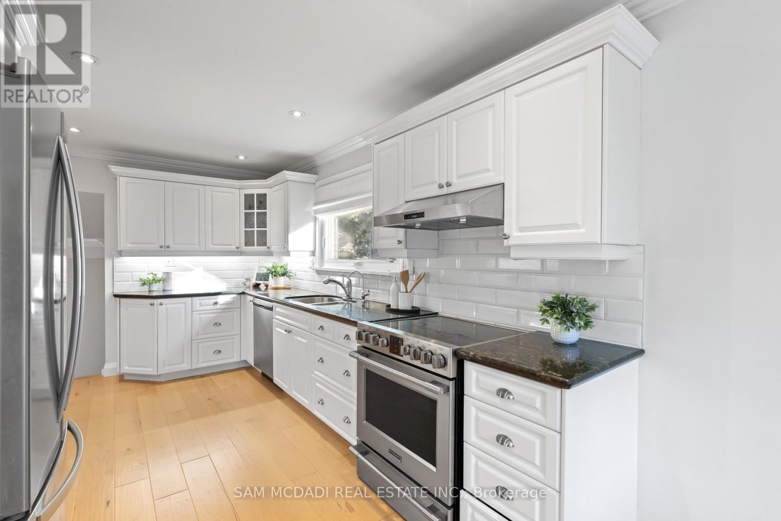 38 Kenninghall Boulevard, Mississauga, Ontario  L5N 1J4 - Photo 11 - W13552650