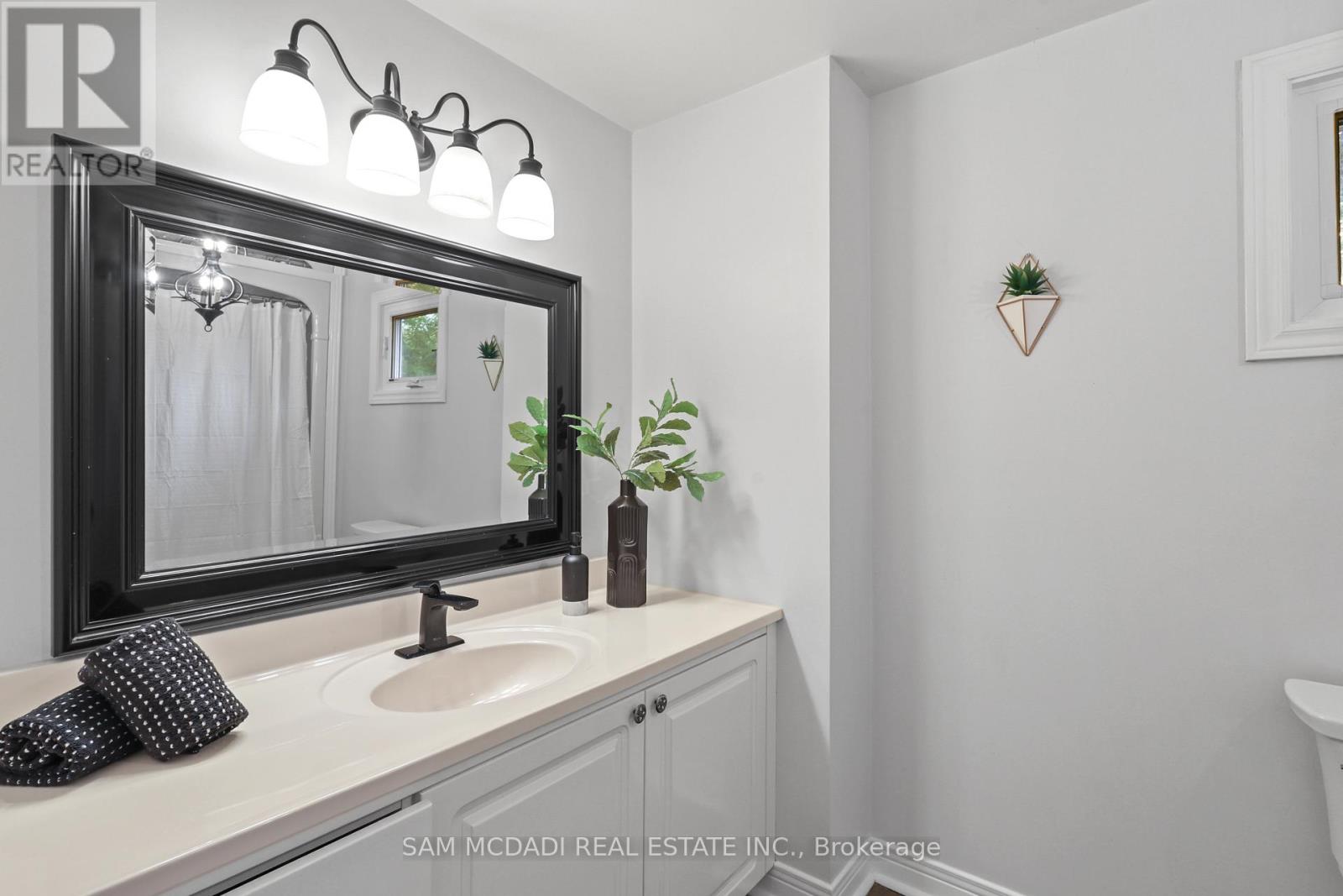 38 Kenninghall Boulevard, Mississauga, Ontario  L5N 1J4 - Photo 30 - W13552650