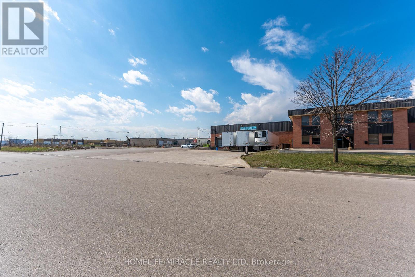 2375 LUCKNOW DRIVE, Mississauga, Ontario