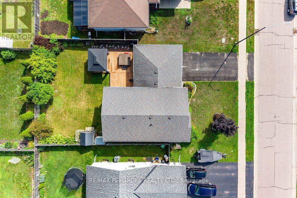 2038 Sandstone Crescent, Petawawa, Ontario  K8H 0A6 - Photo 3 - X13552742