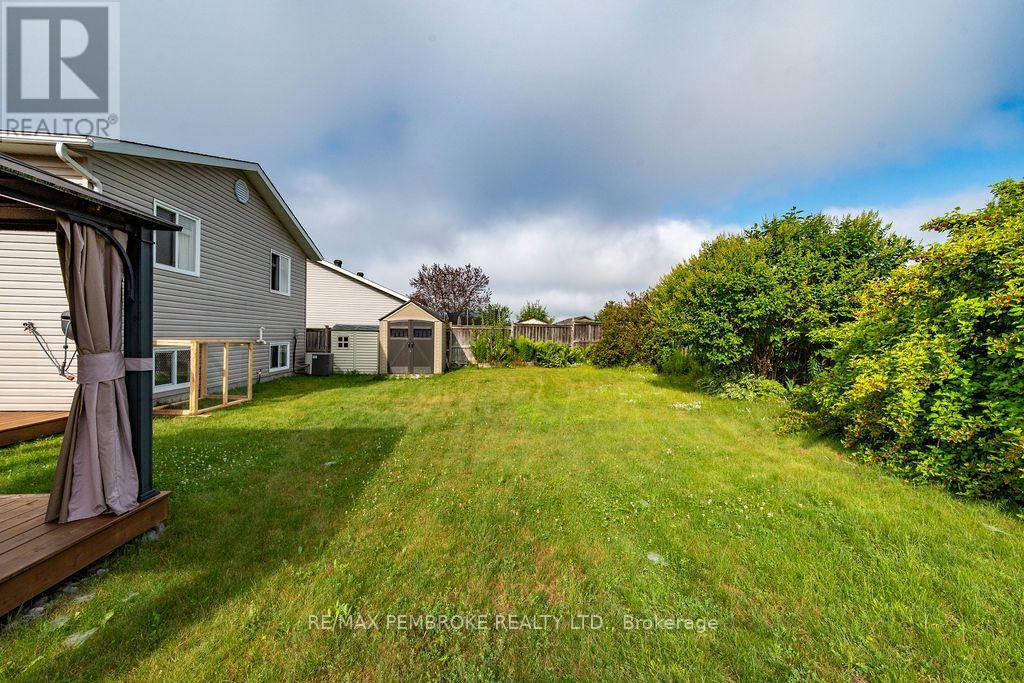 2038 Sandstone Crescent, Petawawa, Ontario  K8H 0A6 - Photo 30 - X13552742
