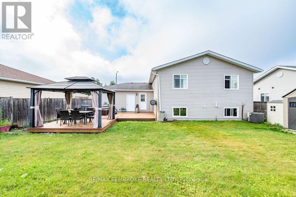 2038 Sandstone Crescent, Petawawa, Ontario  K8H 0A6 - Photo 34 - X13552742