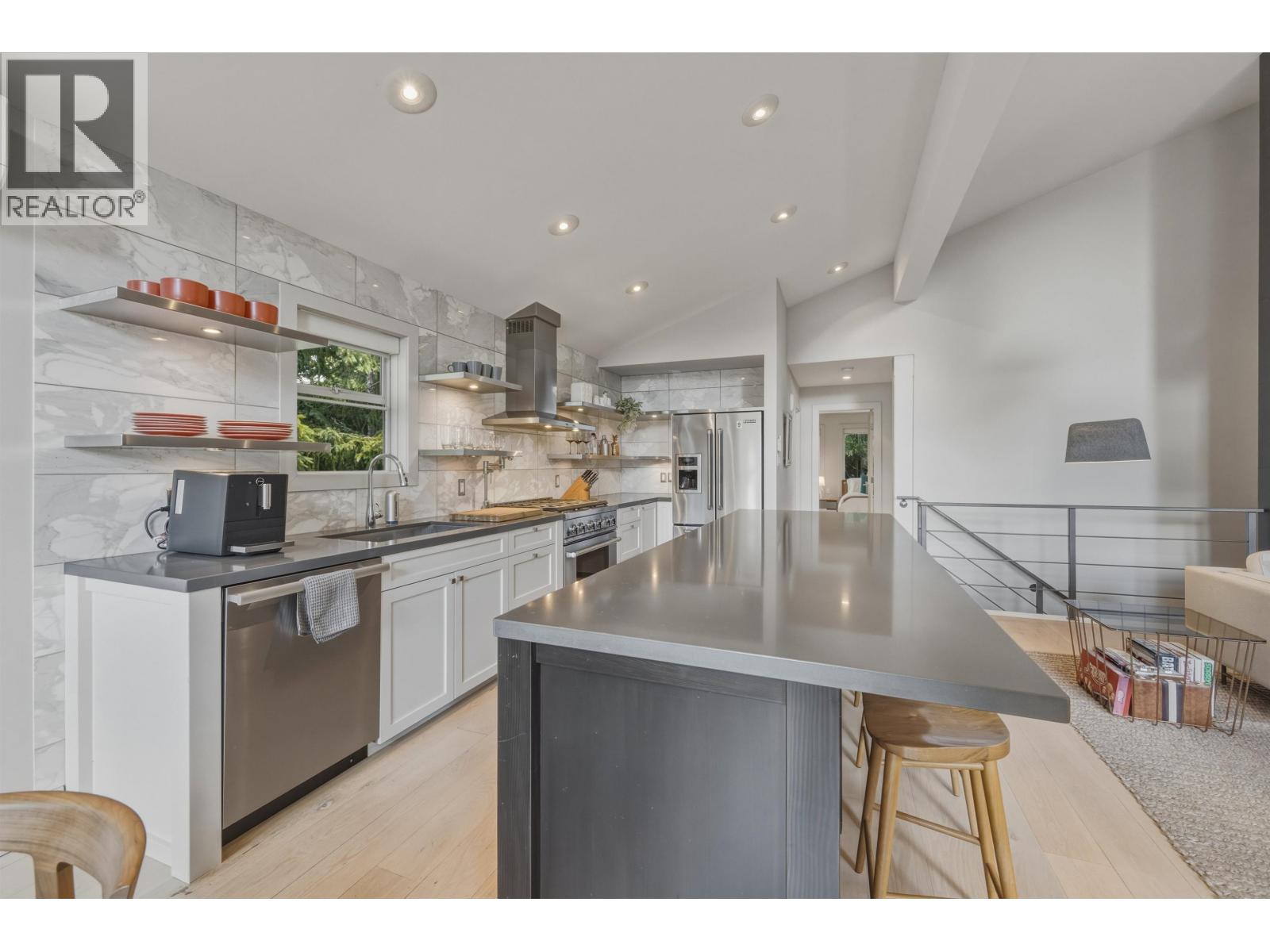 2223 Aspen Drive, Whistler, British Columbia  V8E 0A6 - Photo 8 - R3145165