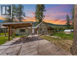 2018 Tarrys Road, Castlegar, British Columbia