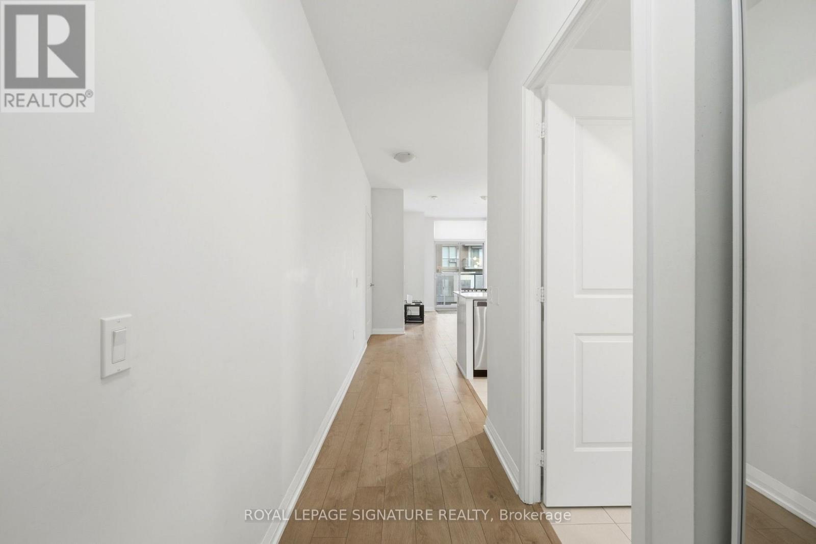 212 - 65 Watergarden Drive, Mississauga, Ontario  L5R 0G8 - Photo 5 - W13552736