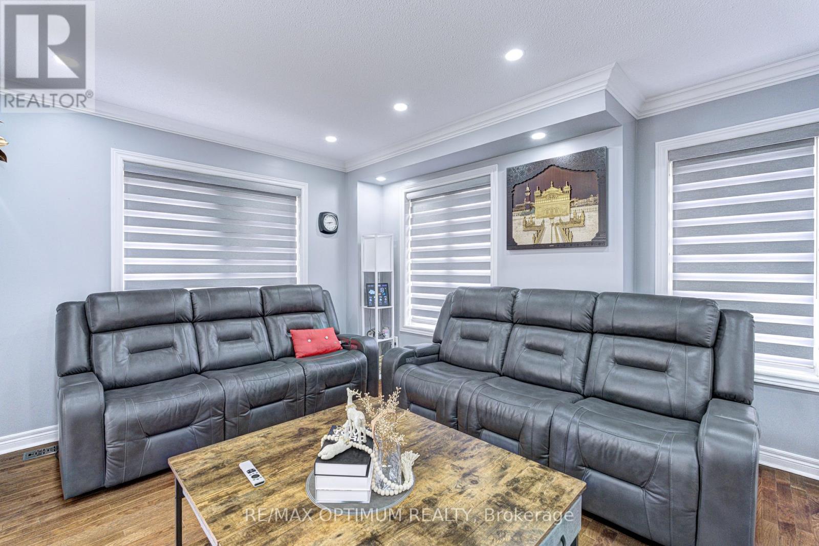 54 Bramoak Crescent, Brampton (Northwest Sandalwood Parkway), Ontario  L7A 1T6 - Photo 10 - W13552750