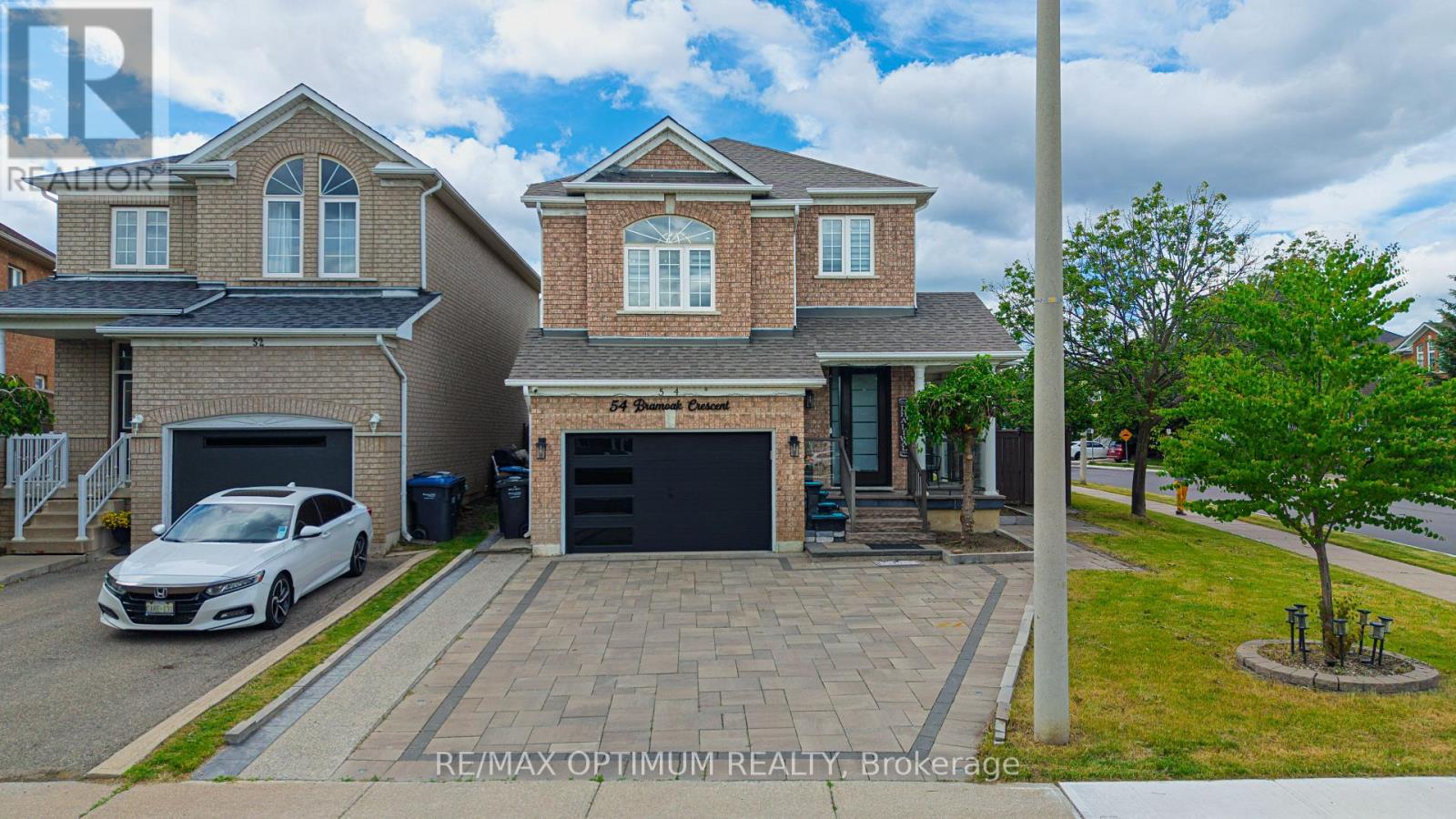 54 Bramoak Crescent, Brampton (Northwest Sandalwood Parkway), Ontario  L7A 1T6 - Photo 3 - W13552750