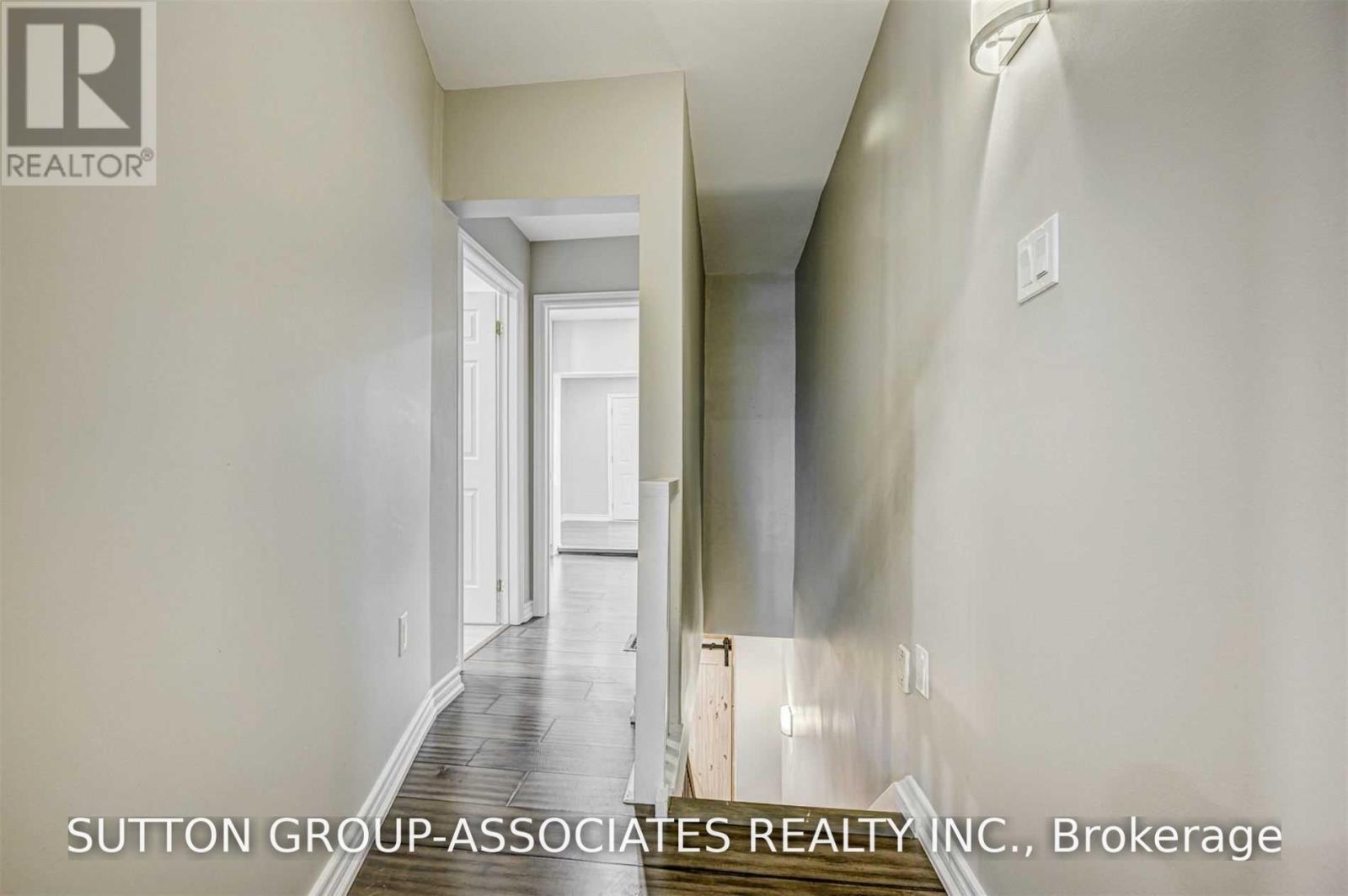 739 Manning Avenue, Toronto, Ontario  M6G 2W5 - Photo 18 - C13550994