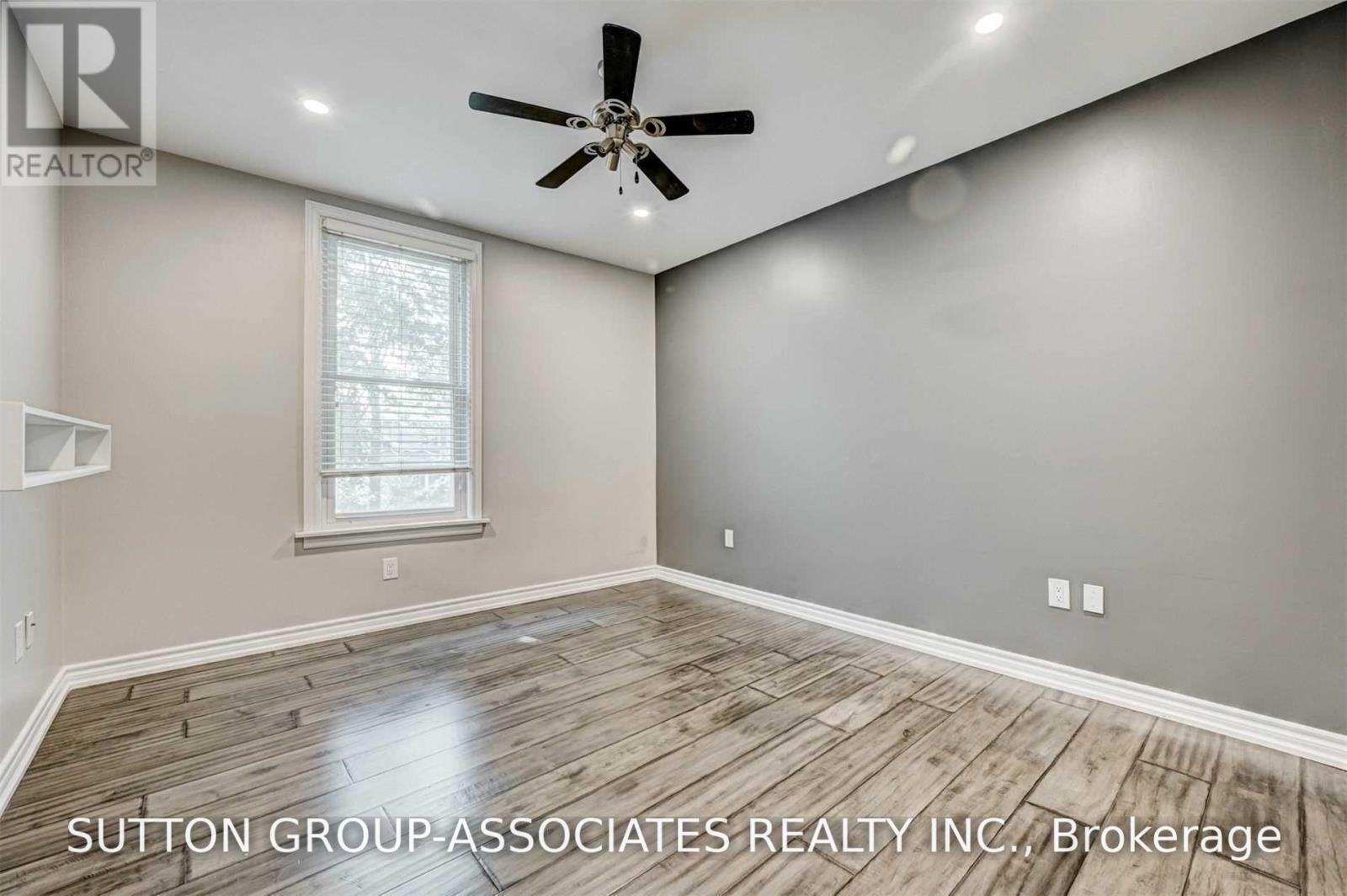 739 Manning Avenue, Toronto, Ontario  M6G 2W5 - Photo 26 - C13550994