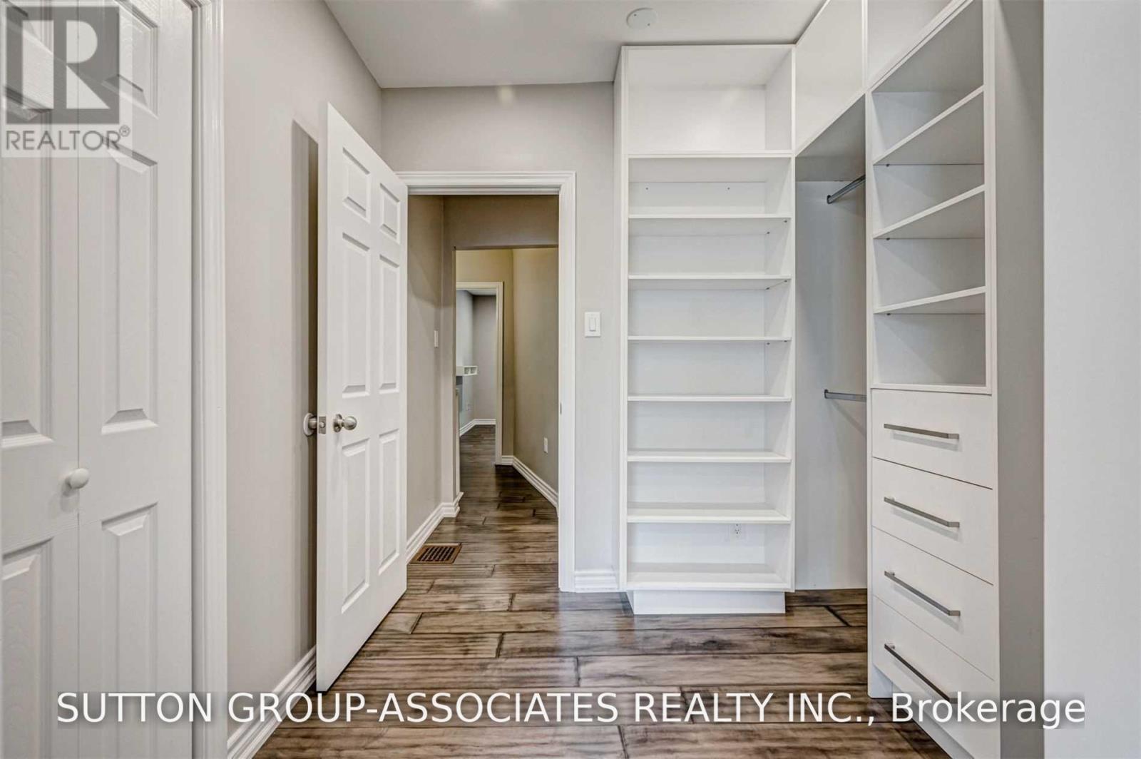 739 Manning Avenue, Toronto, Ontario  M6G 2W5 - Photo 23 - C13550994