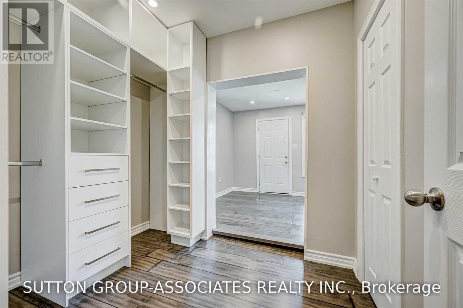 739 Manning Avenue, Toronto, Ontario  M6G 2W5 - Photo 19 - C13550994