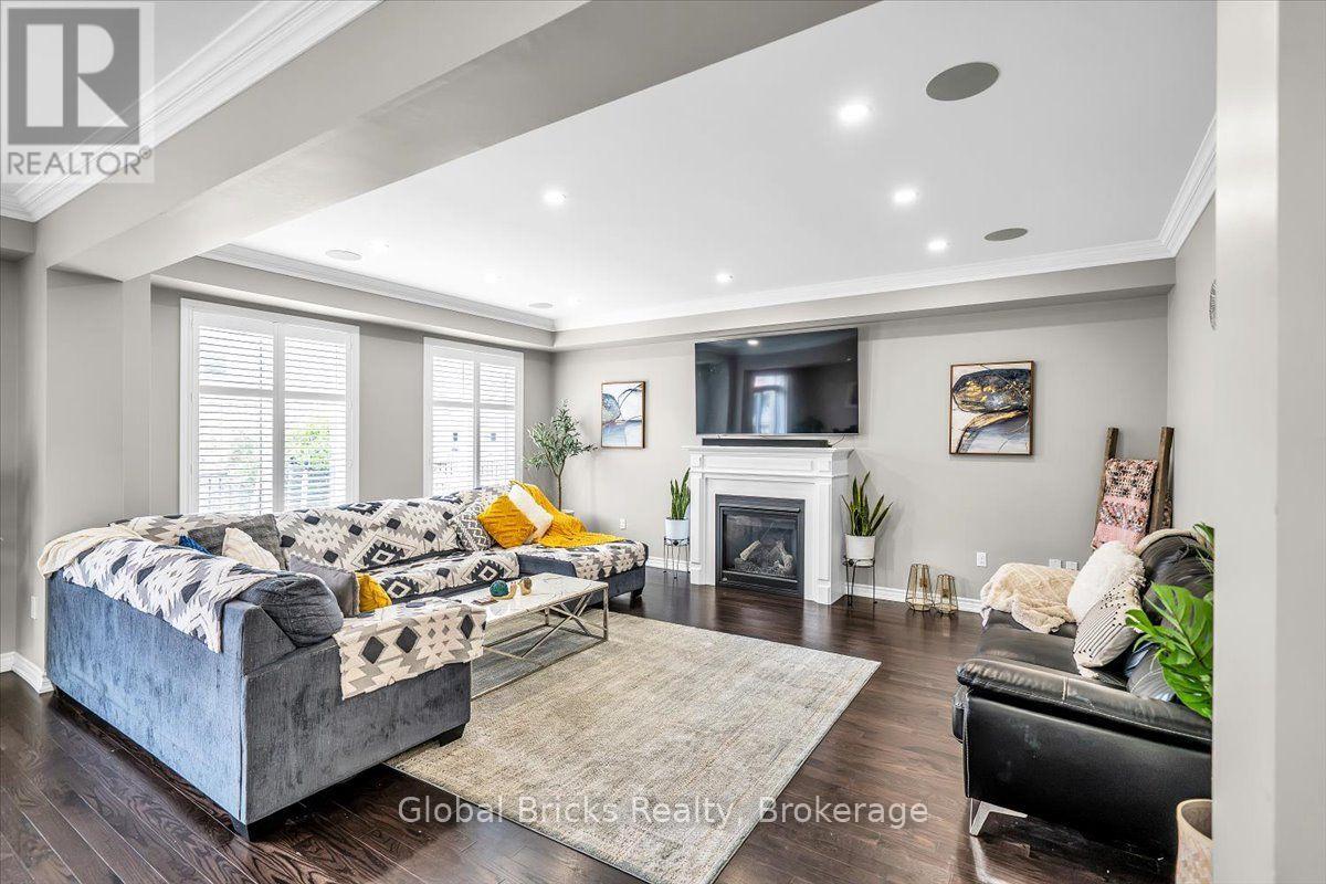 47 Holyrod Drive, Clarington, Ontario  L1E 0G4 - Photo 14 - E13551782