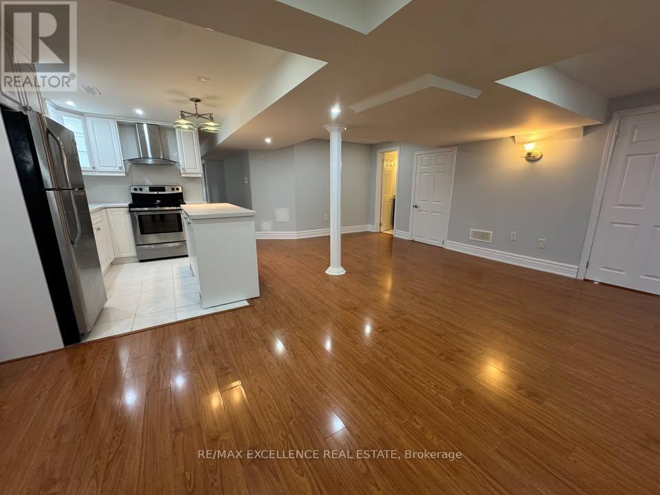 3262 Crimson King Circle, Mississauga, Ontario L5N 8M8 - Photo 5 - W13538012