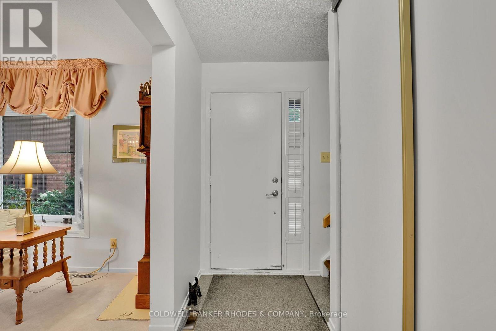 37 Sample Road, Ottawa, Ontario  K1V 9T9 - Photo 5 - X13552866
