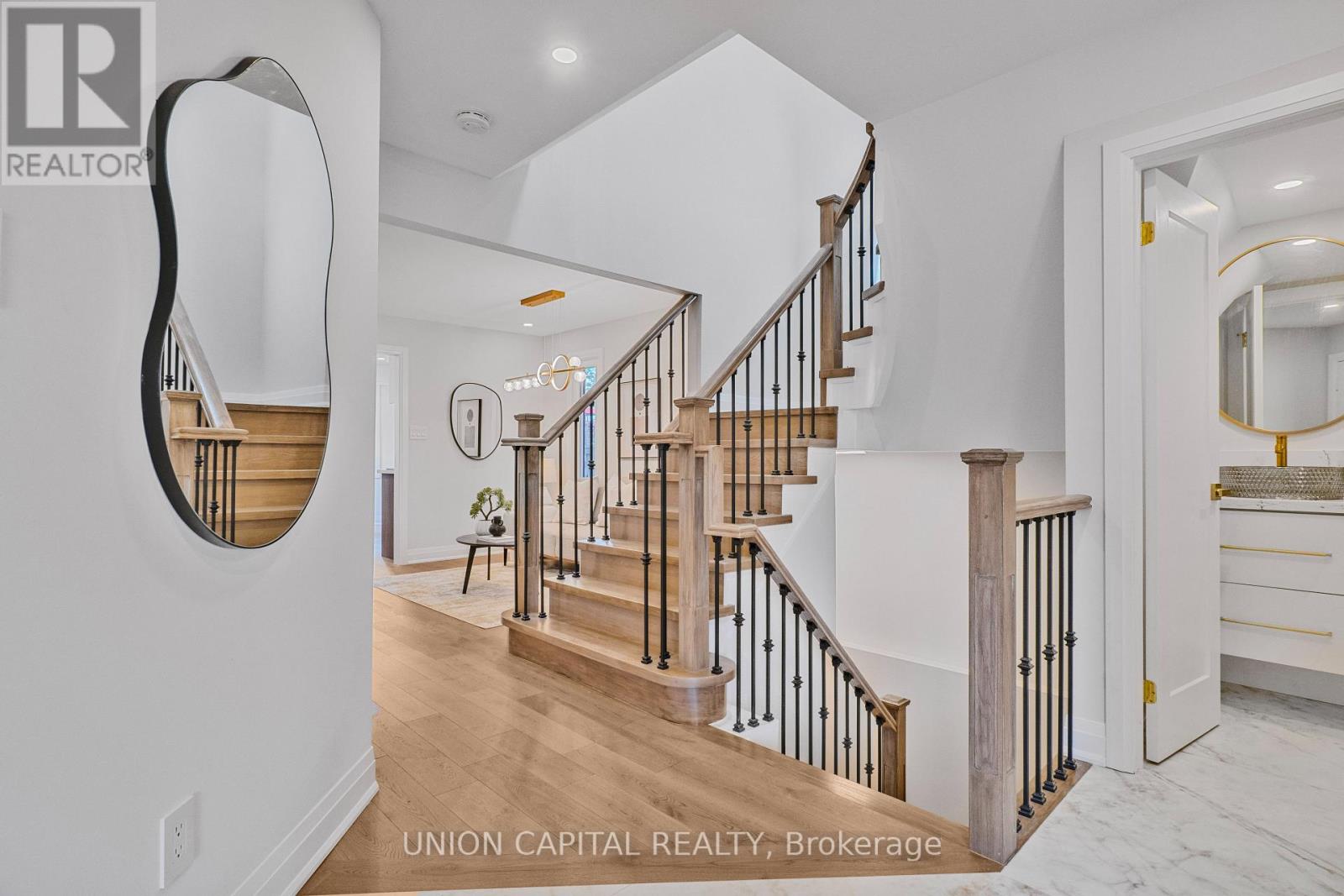 45 Chilmar Crescent, Vaughan, Ontario L4J 6Y5 - Photo 4 - N13552814