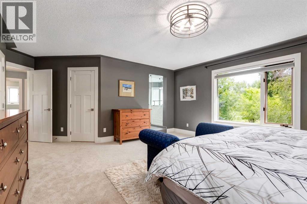 367 Woodbriar Circle SW, Calgary, Alberta  T2W 6A4 - Photo 27 - A2328159
