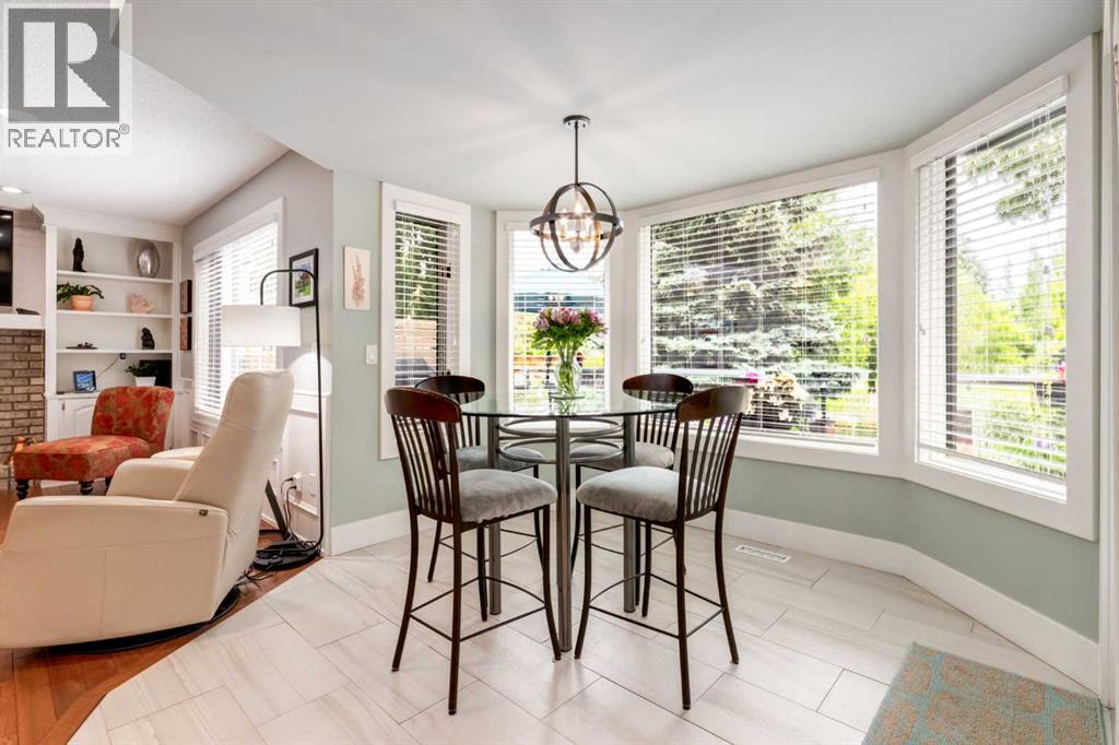 367 Woodbriar Circle SW, Calgary, Alberta  T2W 6A4 - Photo 19 - A2328159