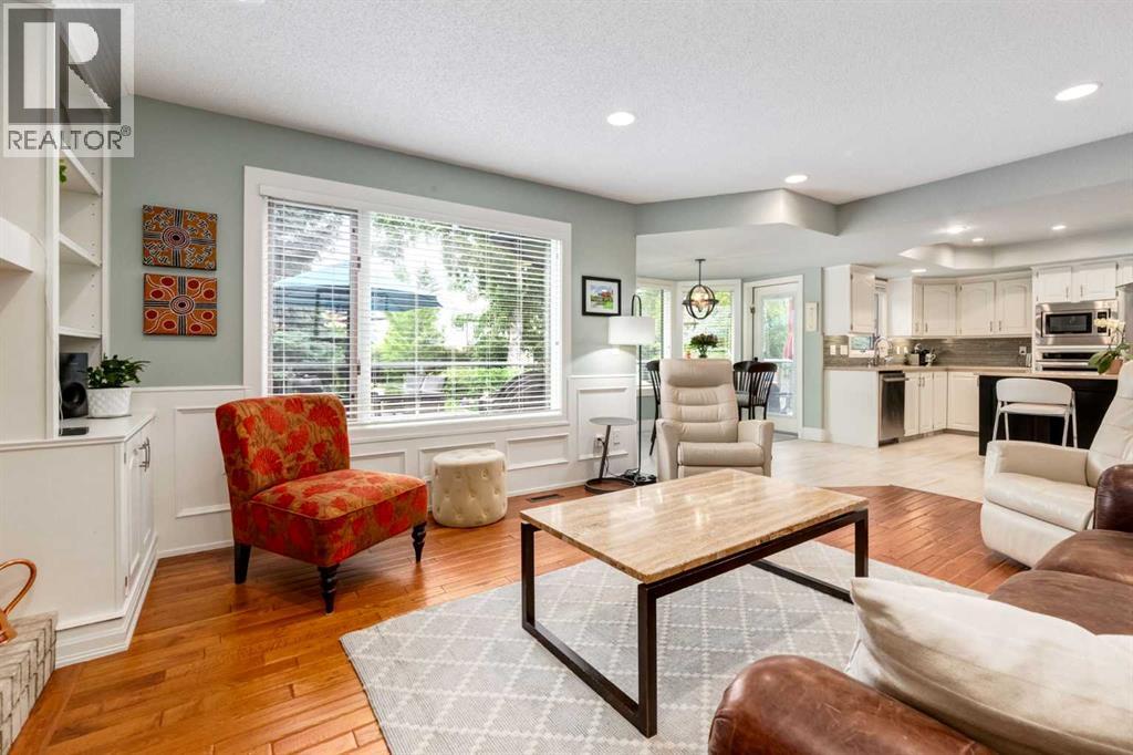 367 Woodbriar Circle SW, Calgary, Alberta  T2W 6A4 - Photo 20 - A2328159