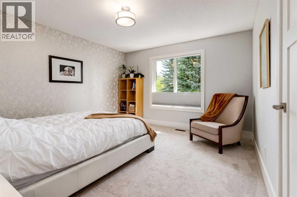 367 Woodbriar Circle SW, Calgary, Alberta  T2W 6A4 - Photo 32 - A2328159