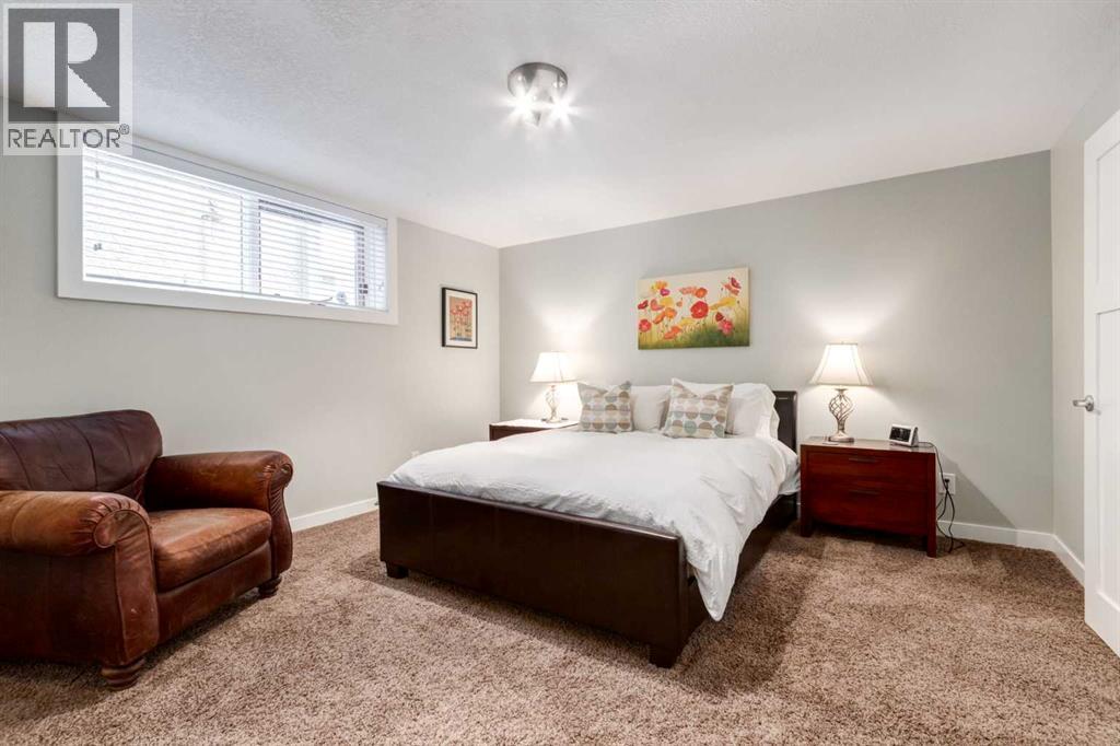 367 Woodbriar Circle SW, Calgary, Alberta  T2W 6A4 - Photo 42 - A2328159