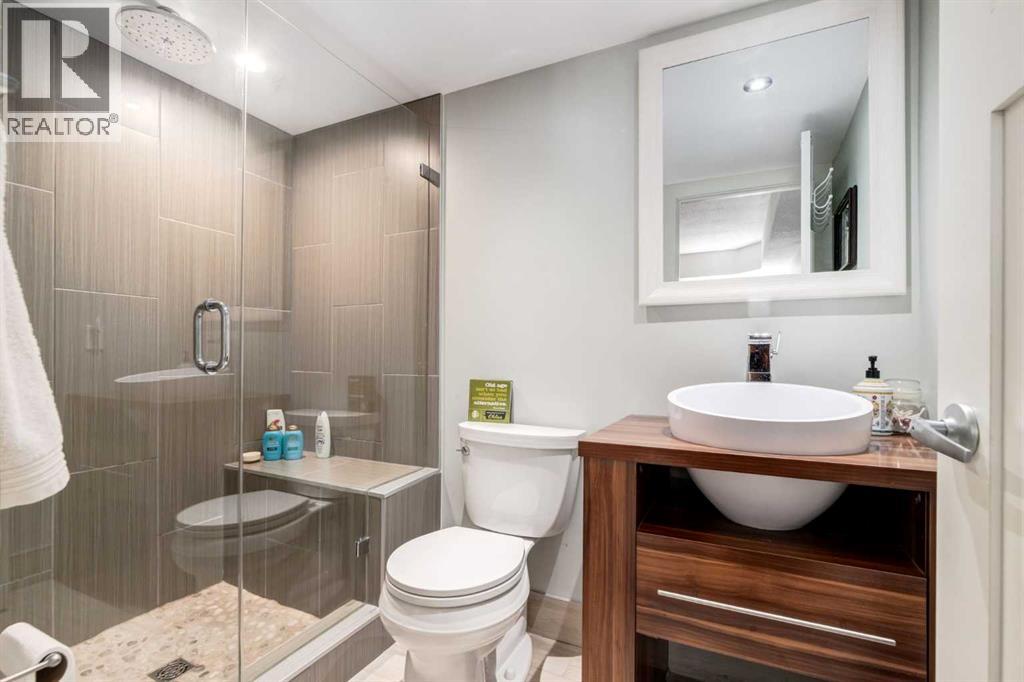 367 Woodbriar Circle SW, Calgary, Alberta  T2W 6A4 - Photo 43 - A2328159