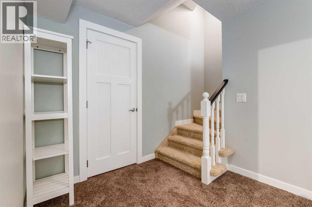 367 Woodbriar Circle SW, Calgary, Alberta  T2W 6A4 - Photo 36 - A2328159