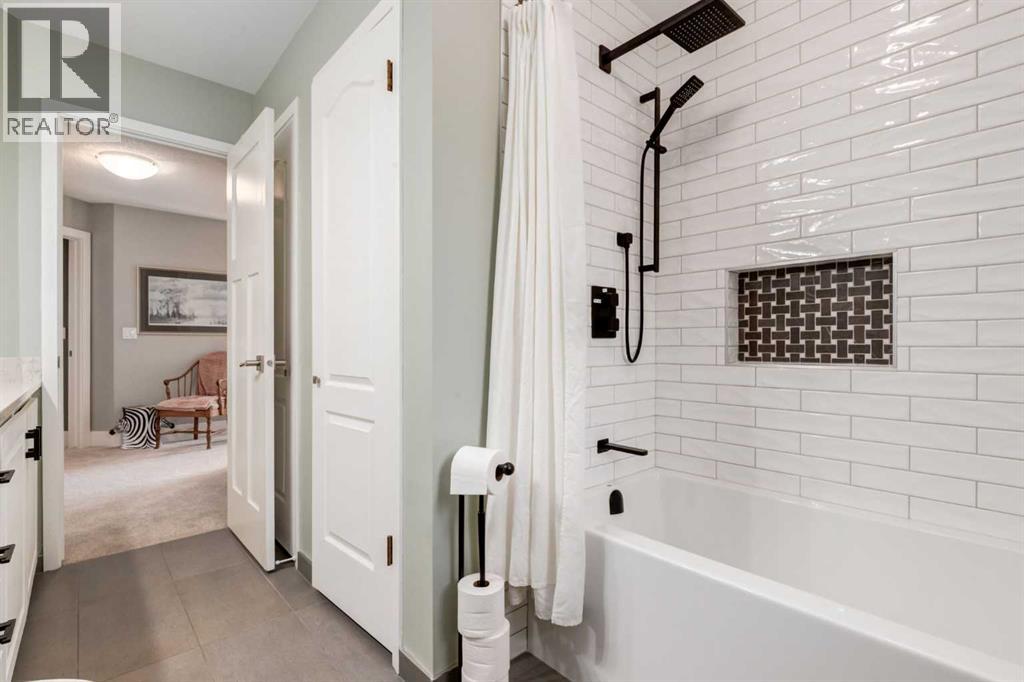 367 Woodbriar Circle SW, Calgary, Alberta  T2W 6A4 - Photo 34 - A2328159