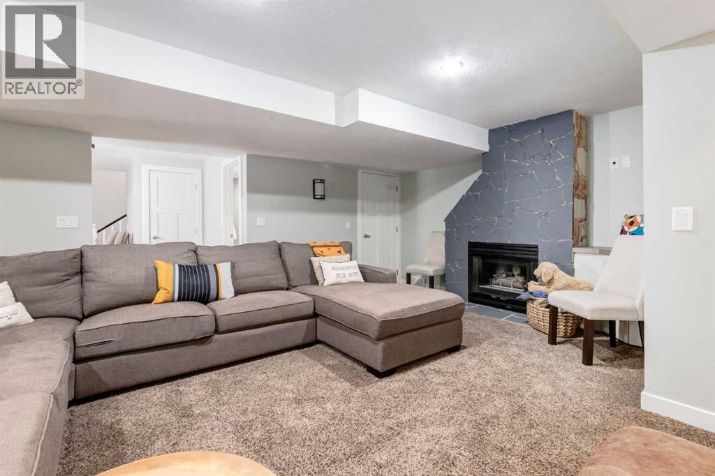 367 Woodbriar Circle SW, Calgary, Alberta  T2W 6A4 - Photo 38 - A2328159