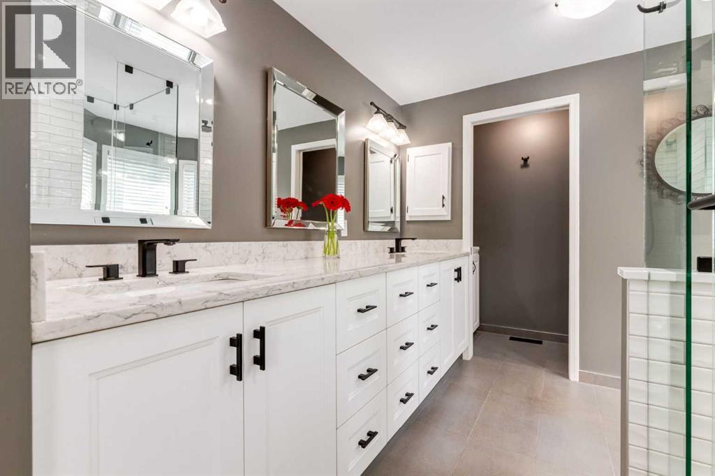 367 Woodbriar Circle SW, Calgary, Alberta  T2W 6A4 - Photo 28 - A2328159