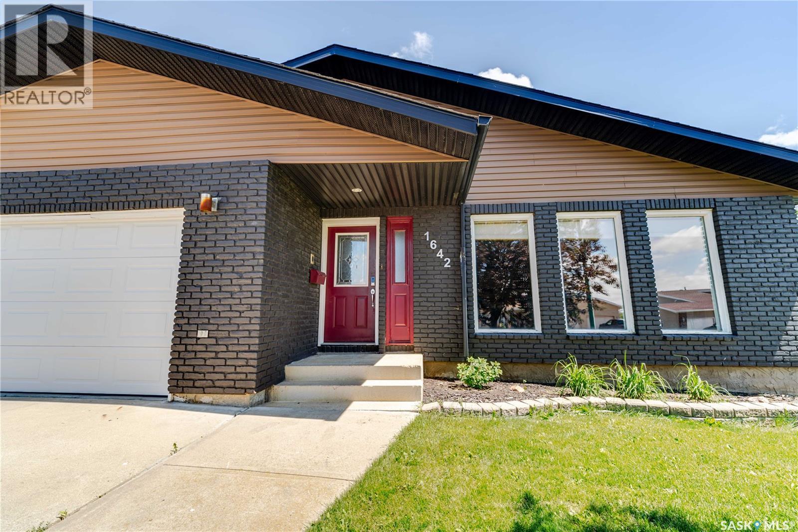 1642 Bingham ROAD, Moose Jaw, Saskatchewan
