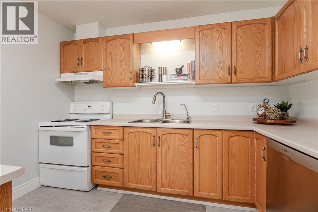 384 Pastern Trail, Waterloo, Ontario  N2K 4K7 - Photo 16 - 40846577