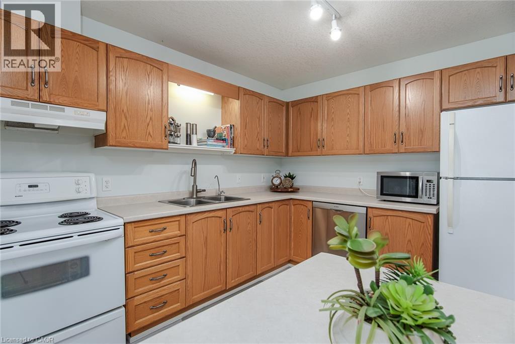 384 Pastern Trail, Waterloo, Ontario  N2K 4K7 - Photo 19 - 40846577