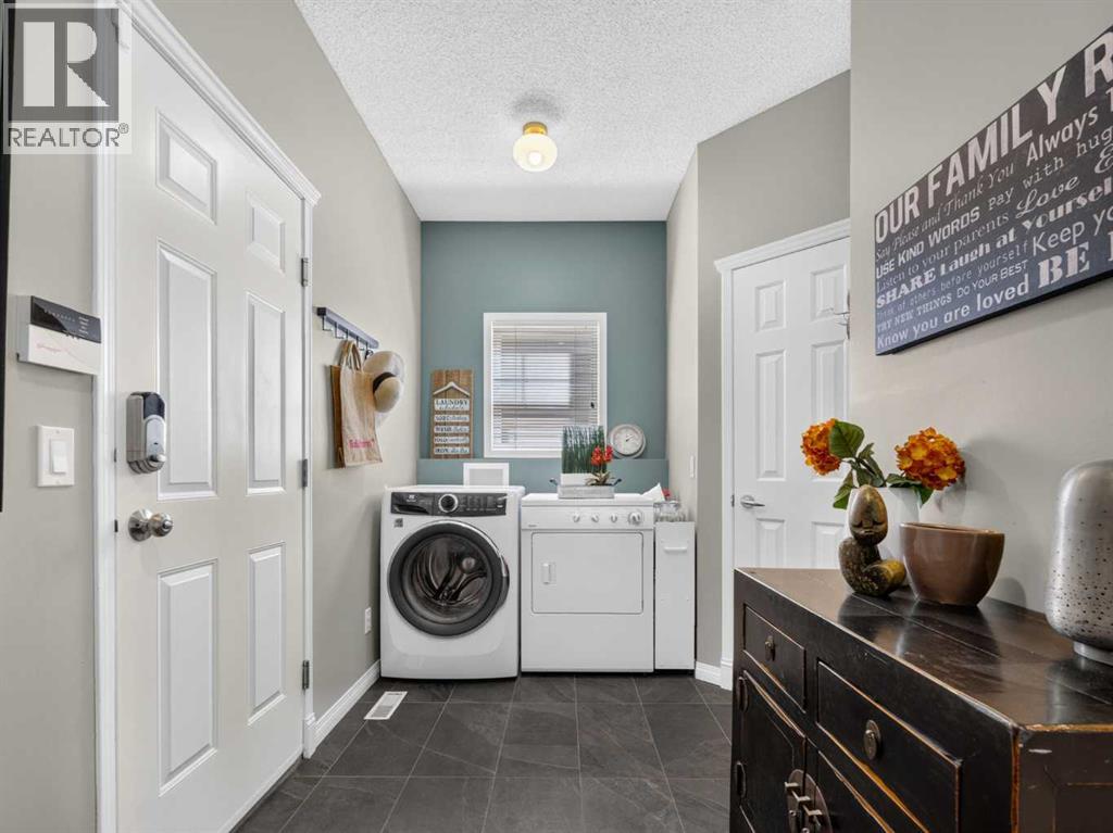 124 Valley Creek Crescent NW, Calgary, Alberta  T3B 5V3 - Photo 22 - A2325536