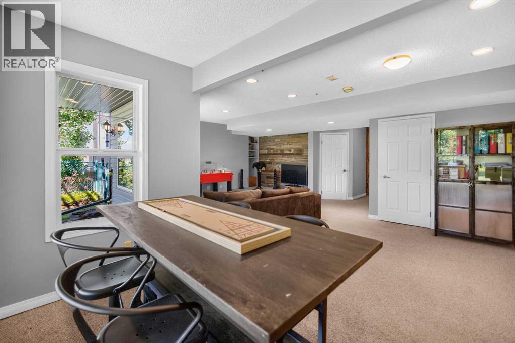 124 Valley Creek Crescent NW, Calgary, Alberta  T3B 5V3 - Photo 37 - A2325536