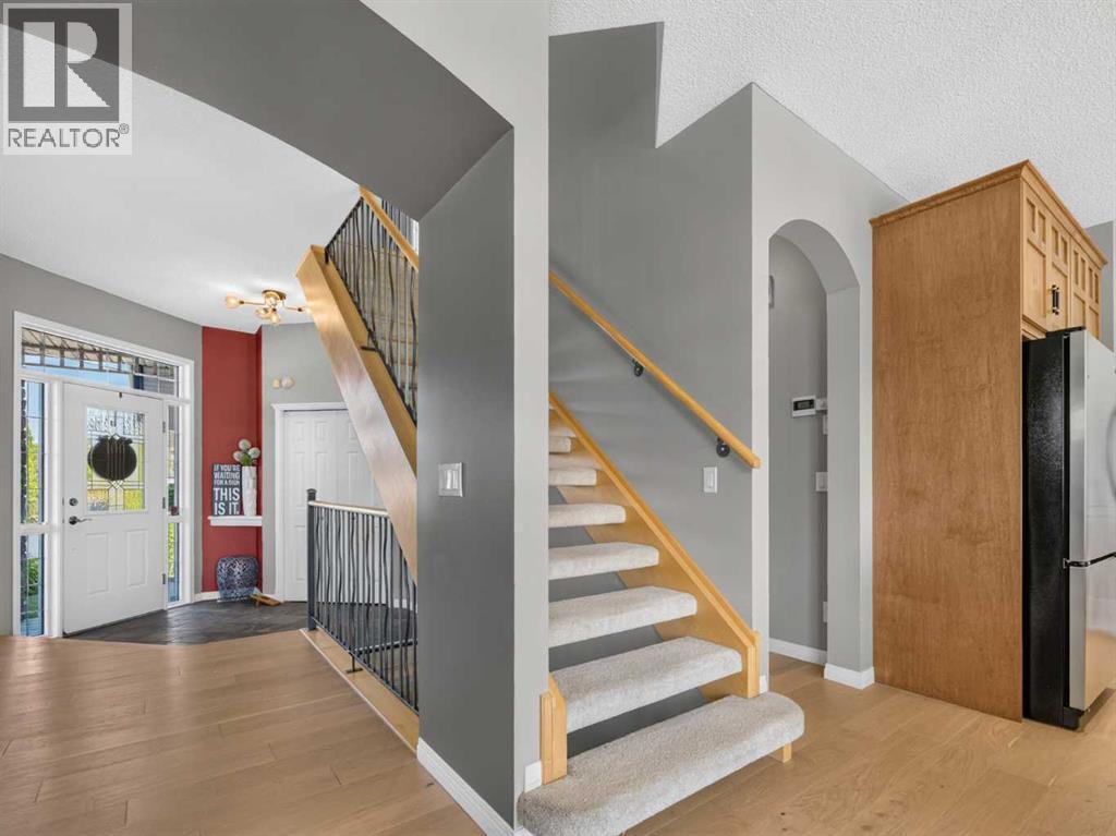 124 Valley Creek Crescent NW, Calgary, Alberta  T3B 5V3 - Photo 20 - A2325536