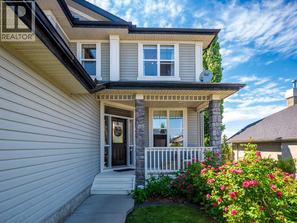 124 Valley Creek Crescent NW, Calgary, Alberta  T3B 5V3 - Photo 4 - A2325536