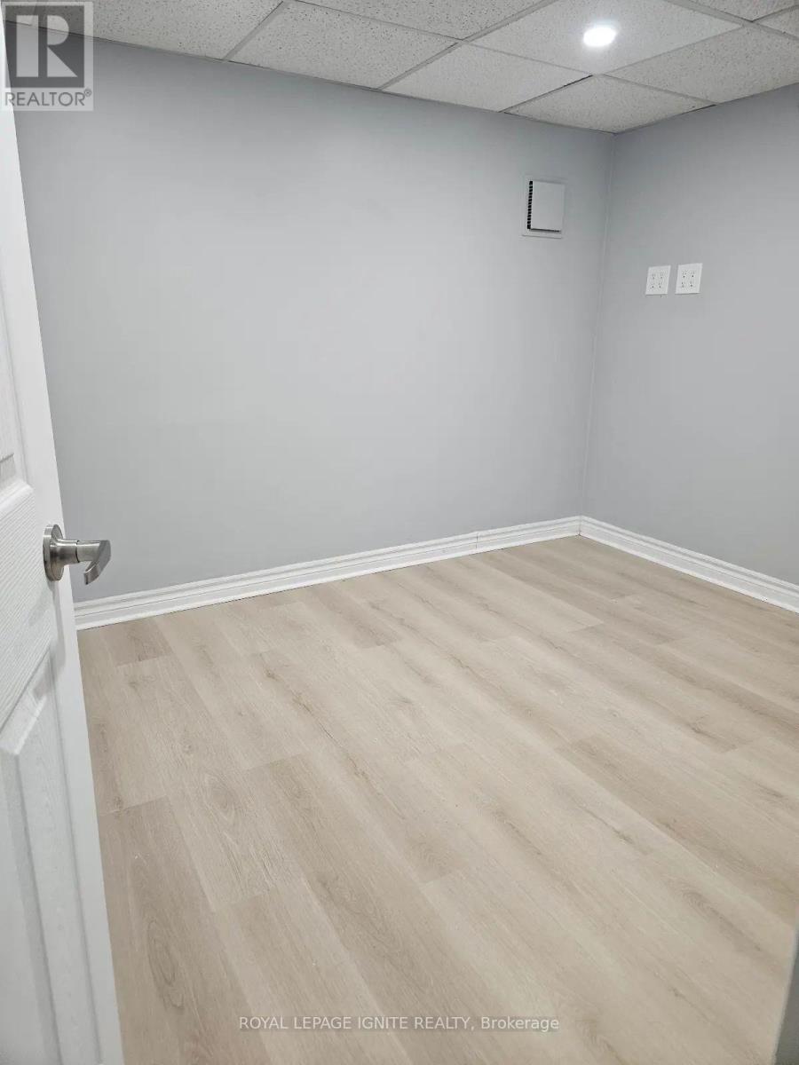 Bsmnt - 31 Benfrisco Crescent, Toronto, Ontario M1H 1N2 - Photo 9 - E13552882