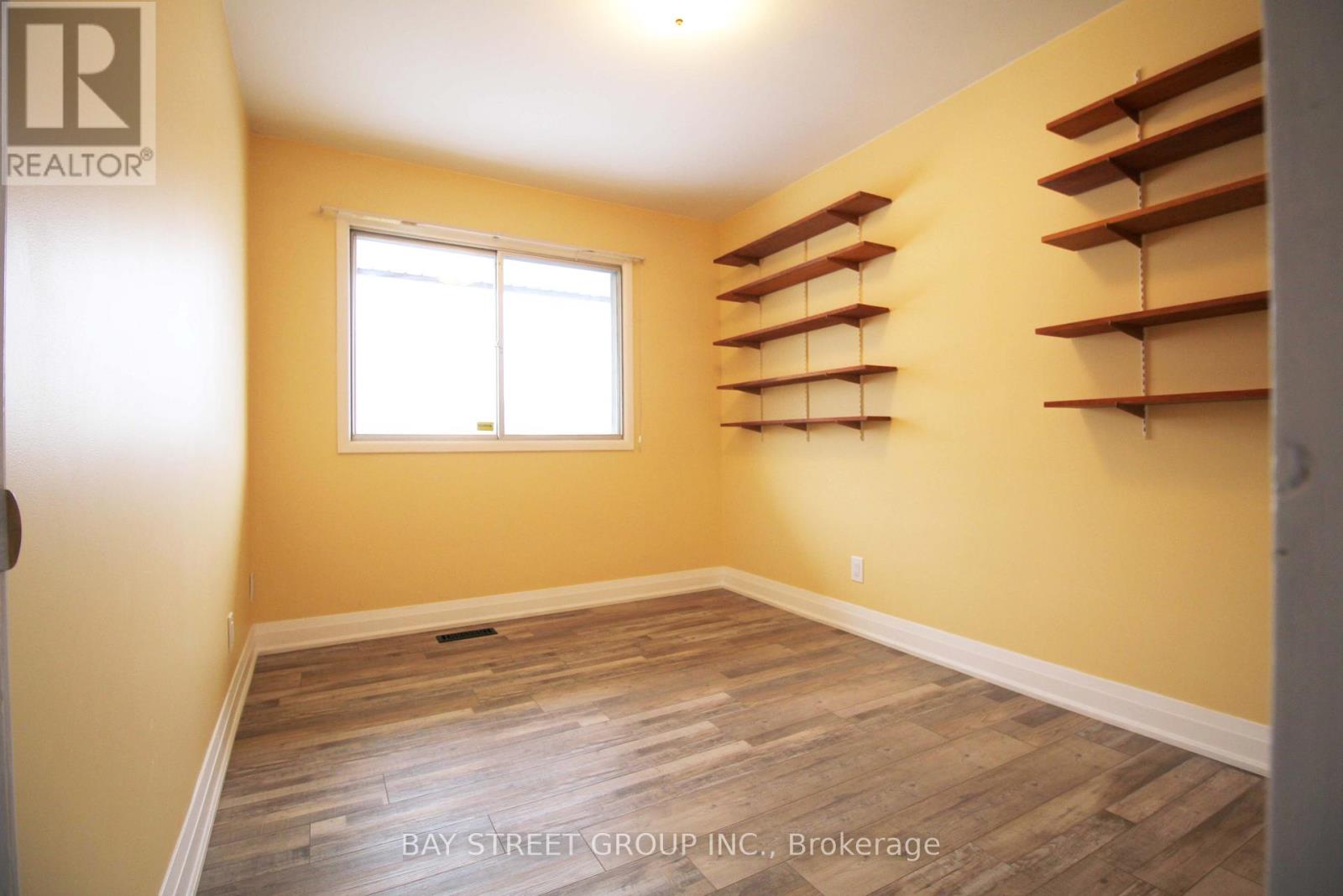 27 Glenbarr Road, St. Catharines, Ontario L2T 1Y2 - Photo 4 - X13522772
