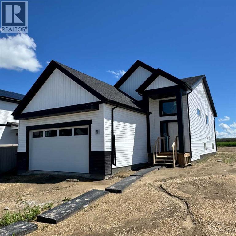 20 Ian Way, Sylvan Lake, Alberta  T4S 0W5 - Photo 1 - A2314188