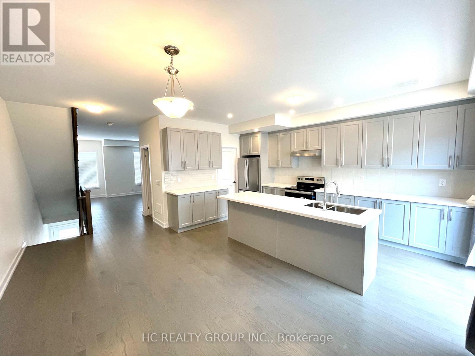 24 Guardhouse Crescent, Markham, Ontario L6C 3J8 - Photo 3 - N13552996
