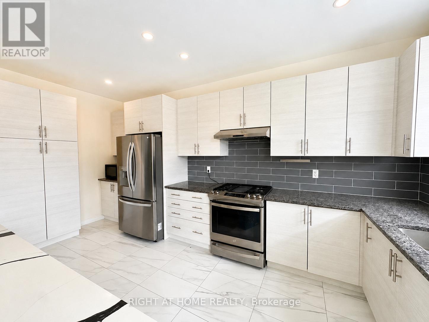 8 Pearl Street, Wasaga Beach, Ontario  L9Z 0G9 - Photo 12 - S13552264
