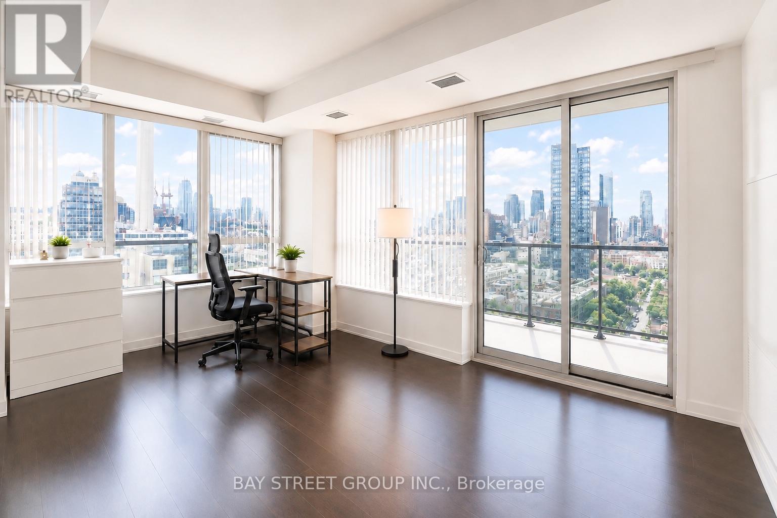 1607 - 181 Huron Street, Toronto, Ontario  M5T 0C1 - Photo 3 - C13551556