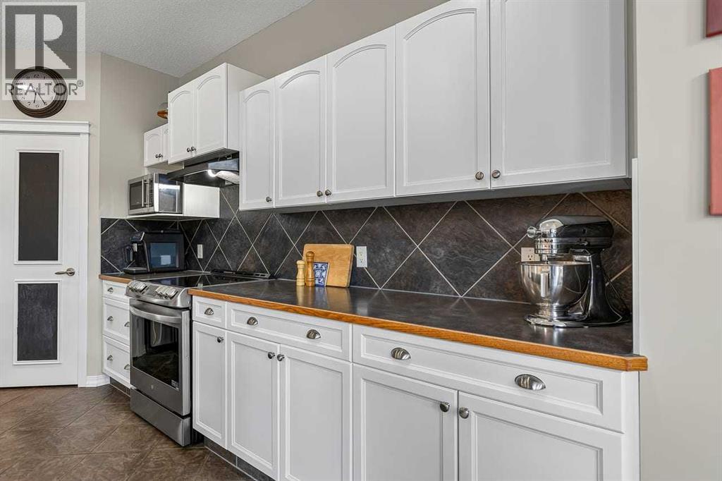 11 Chapala Square SE, Calgary, Alberta  T2X 3T7 - Photo 9 - A2327382