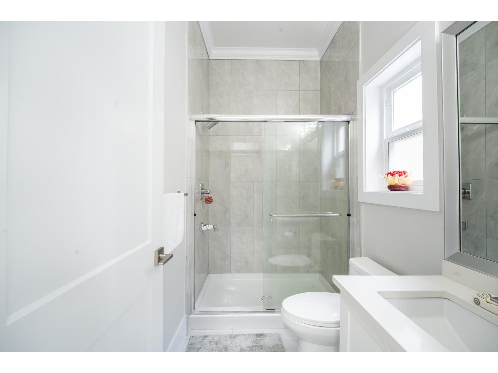 6176 140 STREET — photo 11