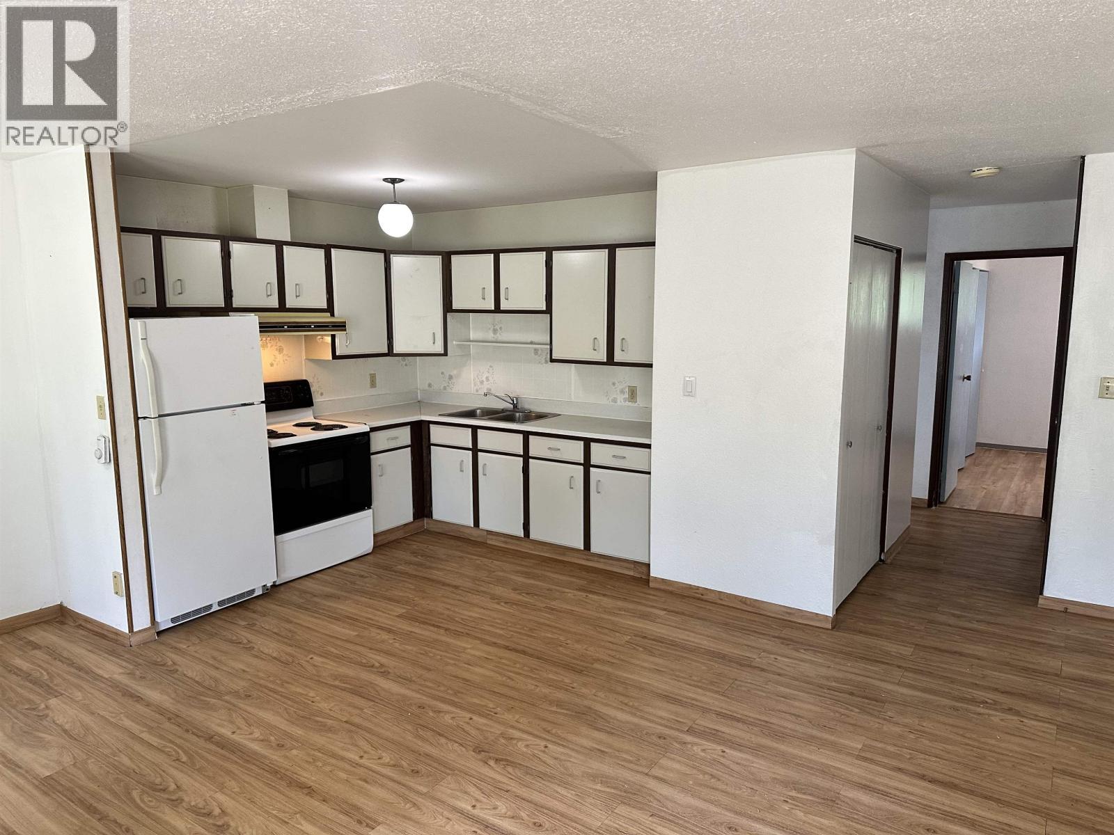 459 Evergreen Crescent, 100 Mile House, British Columbia  V0K 2E0 - Photo 16 - R3145314