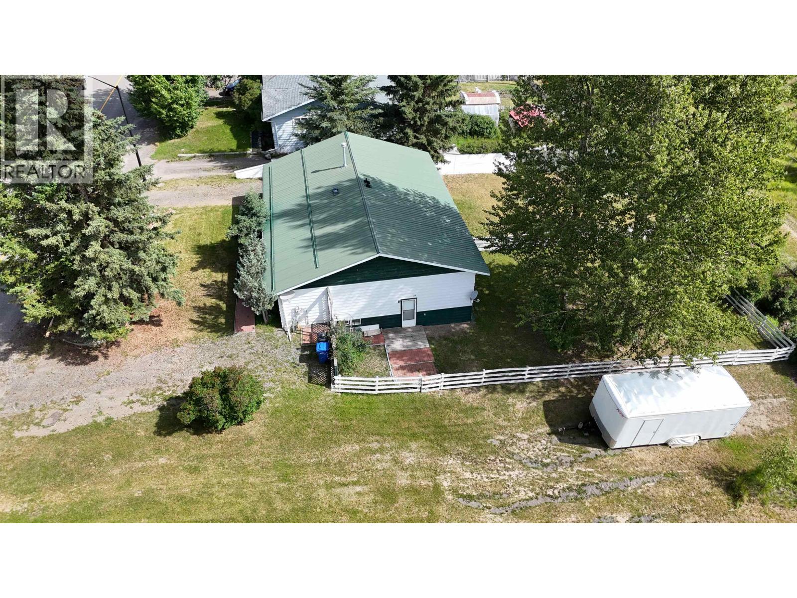 459 Evergreen Crescent, 100 Mile House, British Columbia  V0K 2E0 - Photo 3 - R3145314